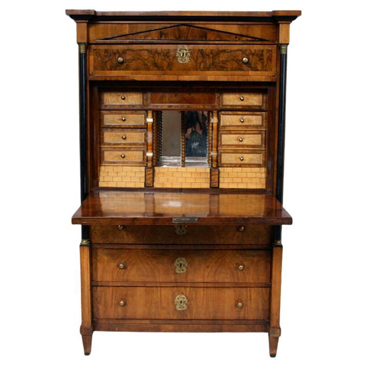 19th Century Fine Biedermeier Walnut Secretaire. Vienna, c. 1825.