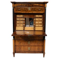 19th Century Fine Biedermeier Walnut Secretaire. Vienna, c. 1825.