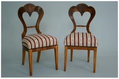 19th Century Fine Biedermeier Walnut Side Chairs. Vienna, c. 1825.