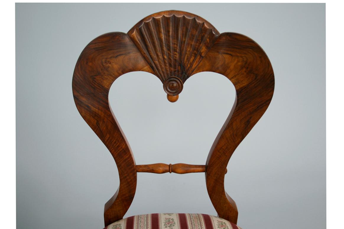 Polished 19th Century Fine Biedermeier Walnut Side Chairs. Vienna, c. 1825. For Sale