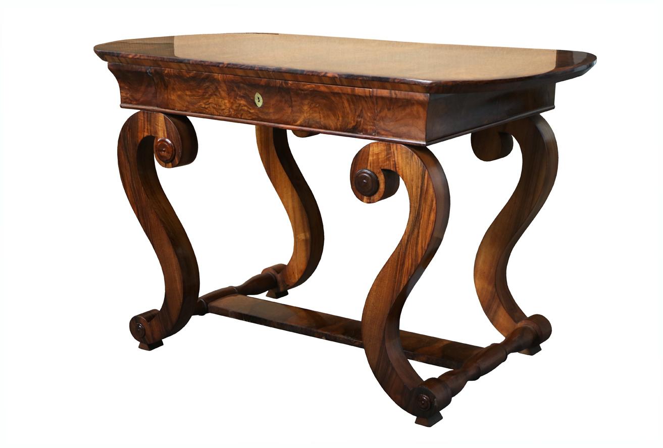 Poli Table d'appoint Biedermeier du 19ème siècle Vienne, vers 1825. en vente