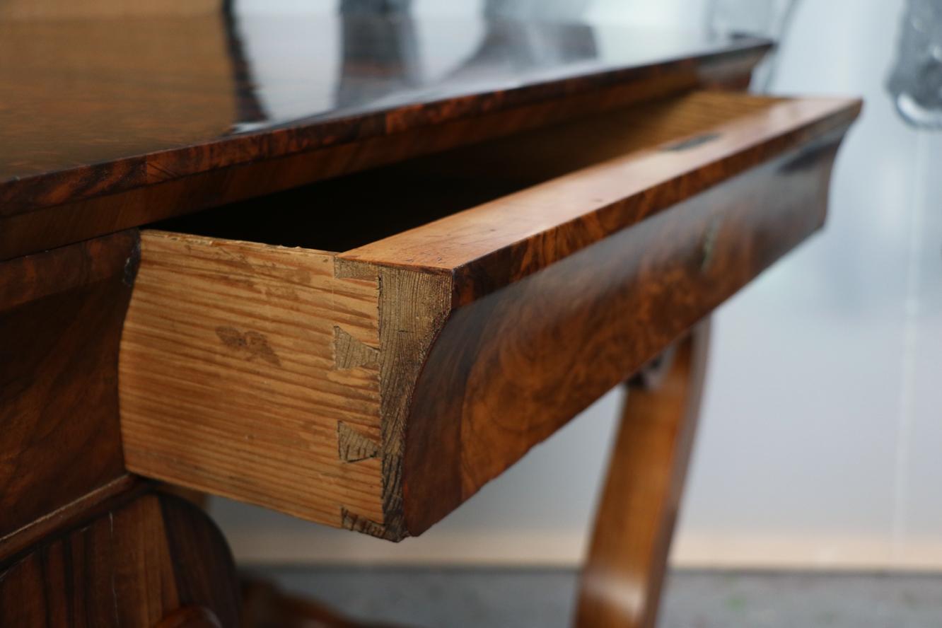 XIXe siècle Table d'appoint Biedermeier du 19ème siècle Vienne, vers 1825. en vente