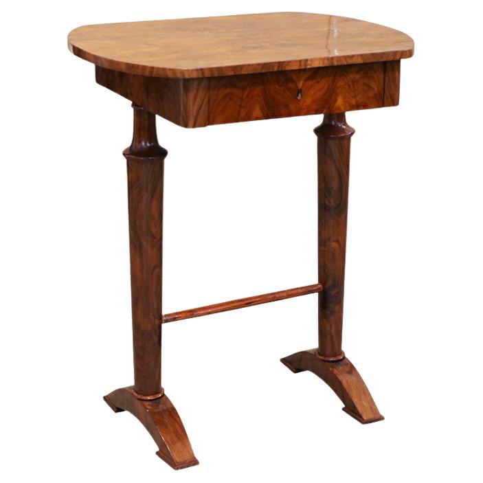 Table d'appoint Biedermeier du 19ème siècle Vienne, vers 1825.