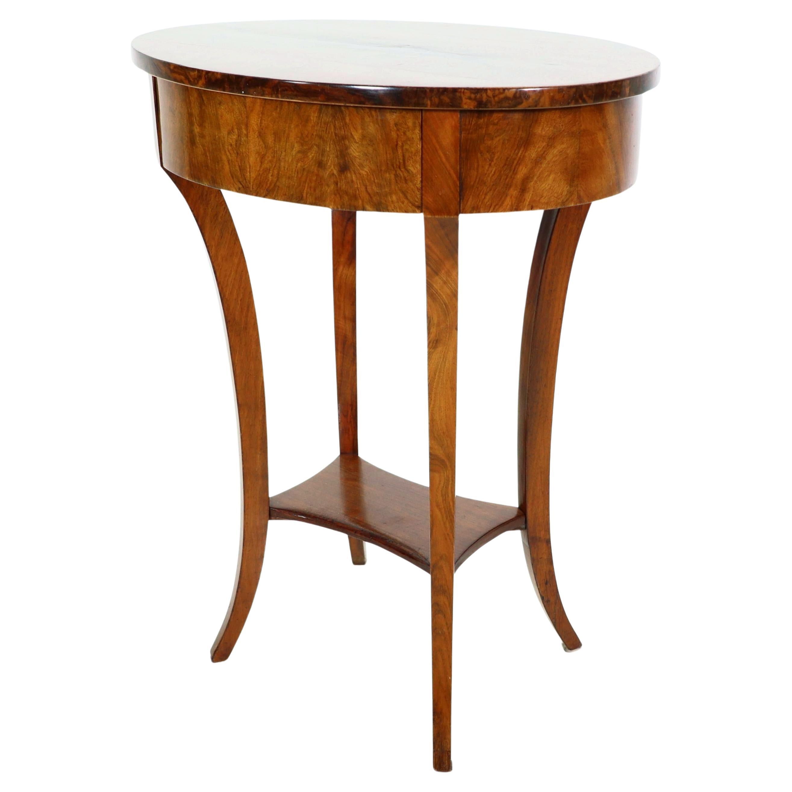 Table d'appoint Biedermeier du 19ème siècle, Vienne, vers 1825.