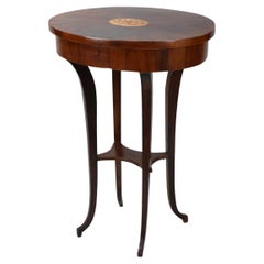 Tavolino in noce Biedermeier-Vienna del XIX secolo, 1825 circa.