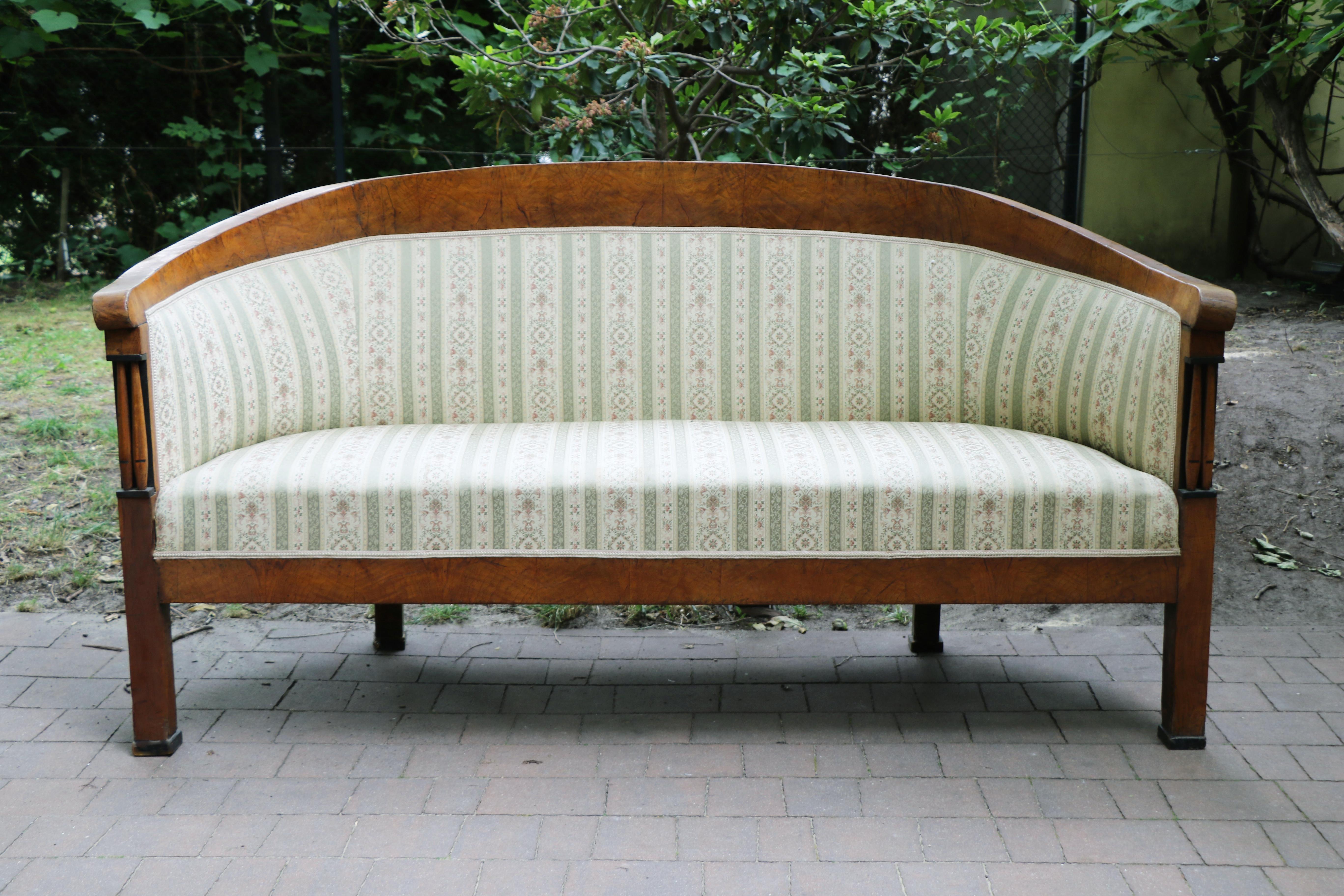 Exquisite Viennese Biedermeier Sofa, circa 1825 — Museum-Quality Masterpiece

We are pleased to present this elegant and truly exceptional early Biedermeier sofa, handcrafted in Vienna around 1825. A rare find, this piece embodies the timeless