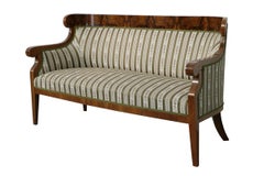 19th Century Fine Biedermeier Walnut Sofa. Vienna, c. 1825.