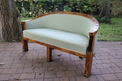 19th Century Fine Biedermeier Walnut Sofa. Vienna, c. 1825.