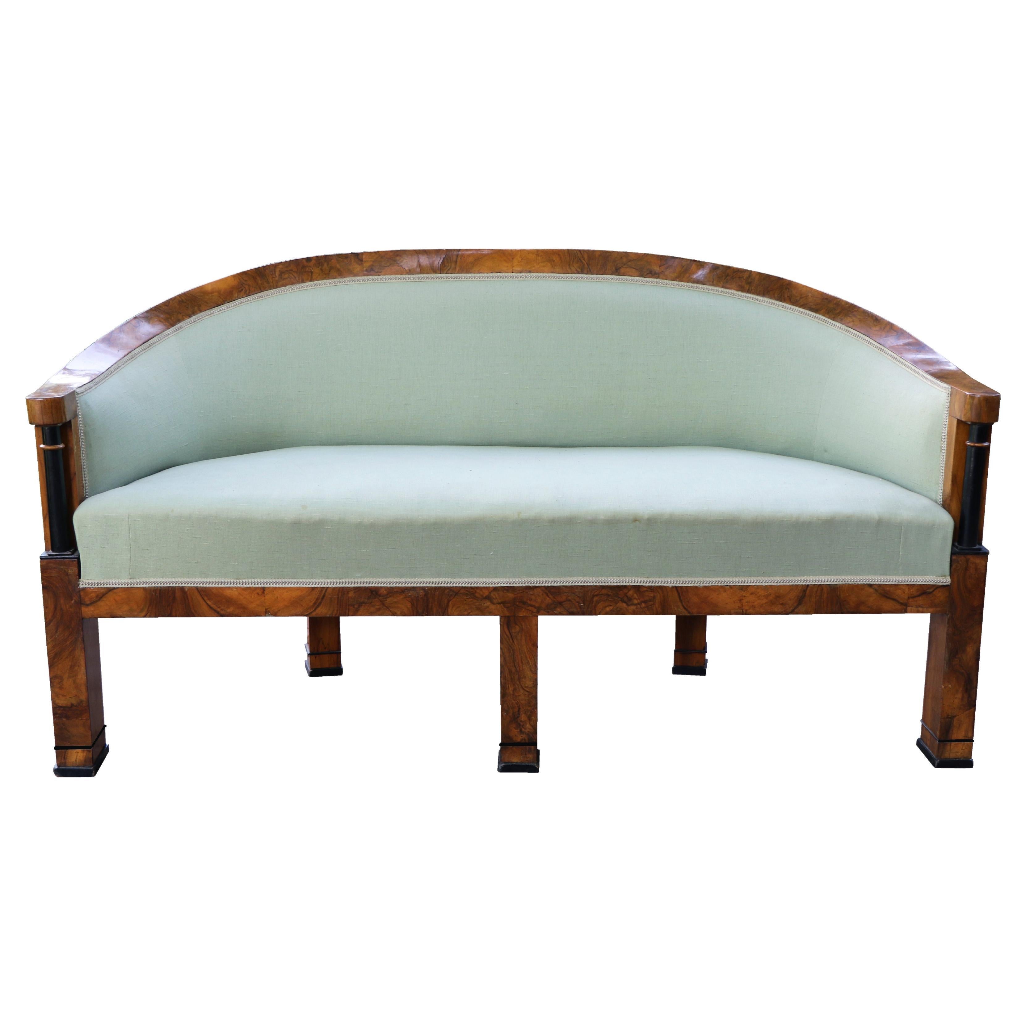 19th Century Fine Biedermeier Walnut Sofa. Vienna, c. 1825.