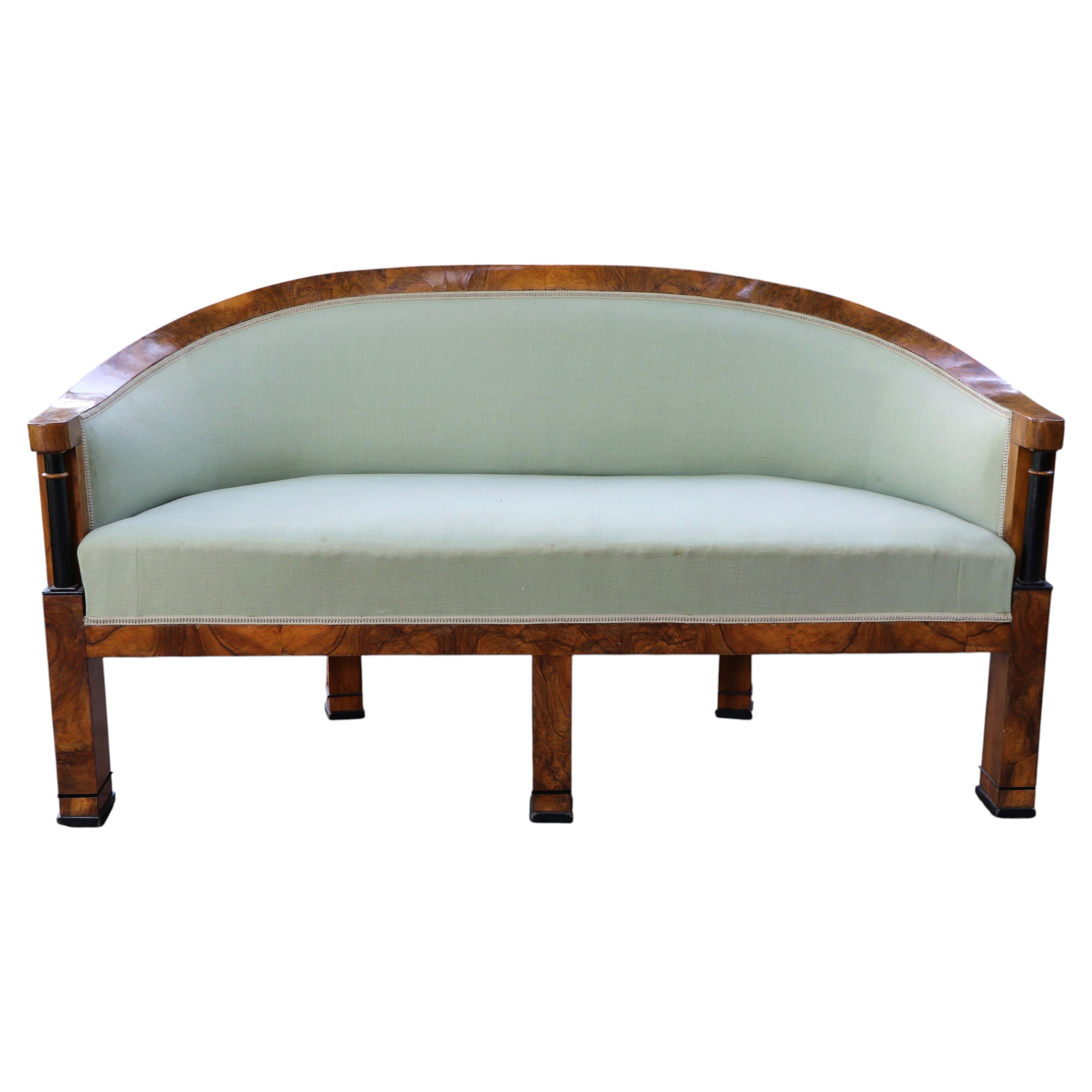 19th Century Fine Biedermeier Walnut Sofa. Vienna, c. 1825.