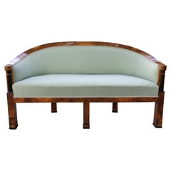 19th Century Fine Biedermeier Walnut Sofa. Vienna, c. 1825.