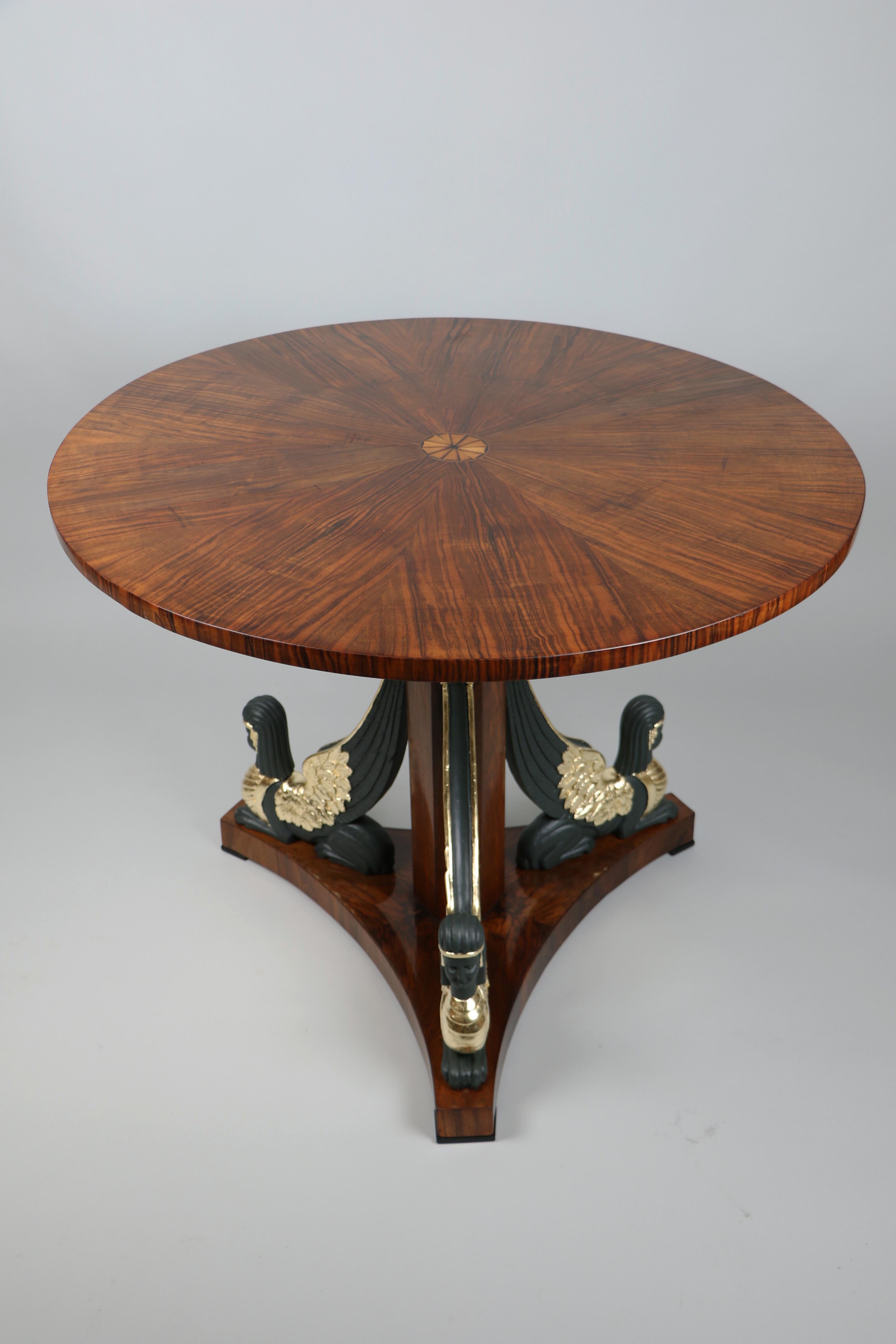 Table Biedermeier en noyer du XIXe siècle. Vienne, vers 1820. en vente 8