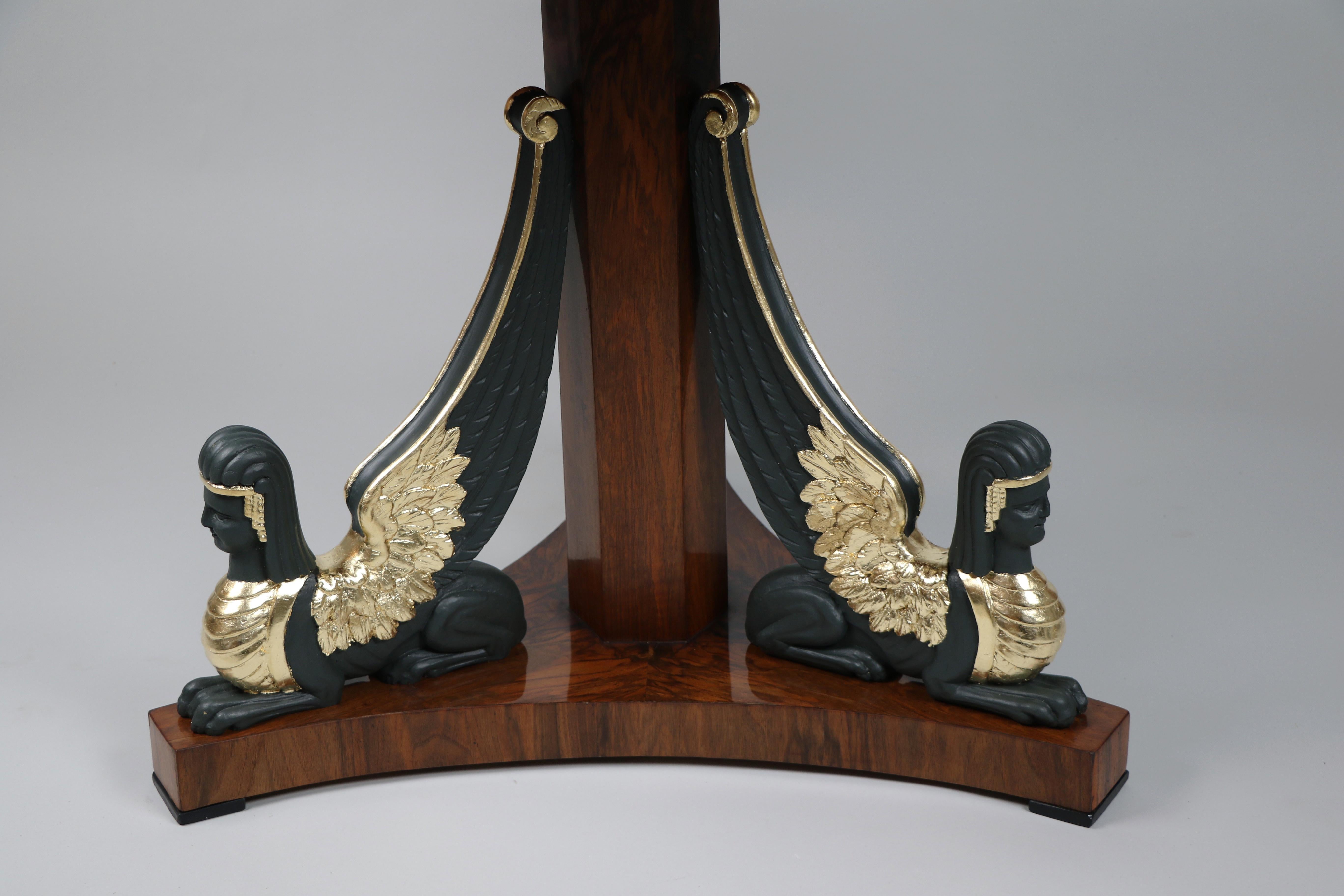 Table Biedermeier en noyer du XIXe siècle. Vienne, vers 1820. en vente 2