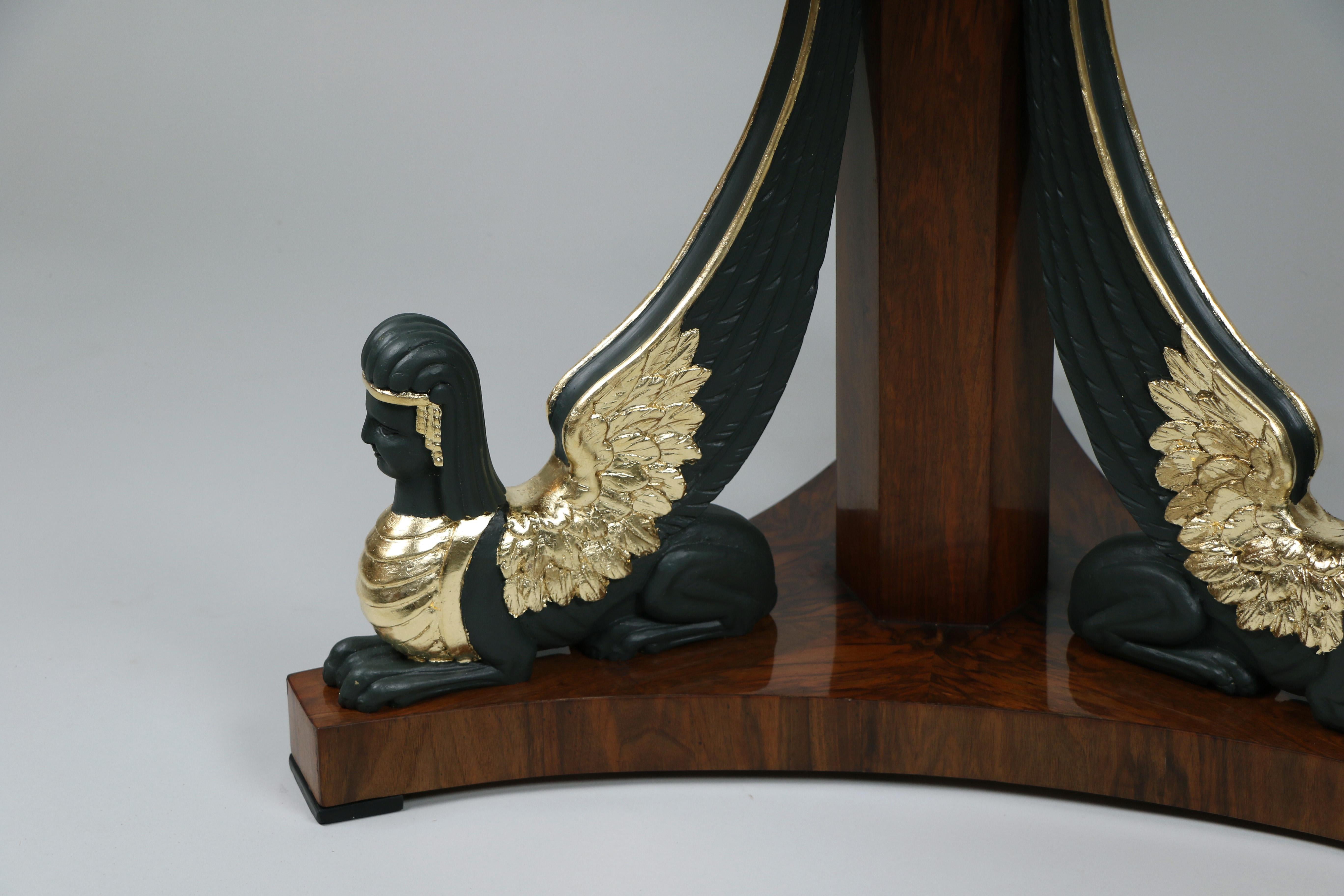 Table Biedermeier en noyer du XIXe siècle. Vienne, vers 1820. en vente 3