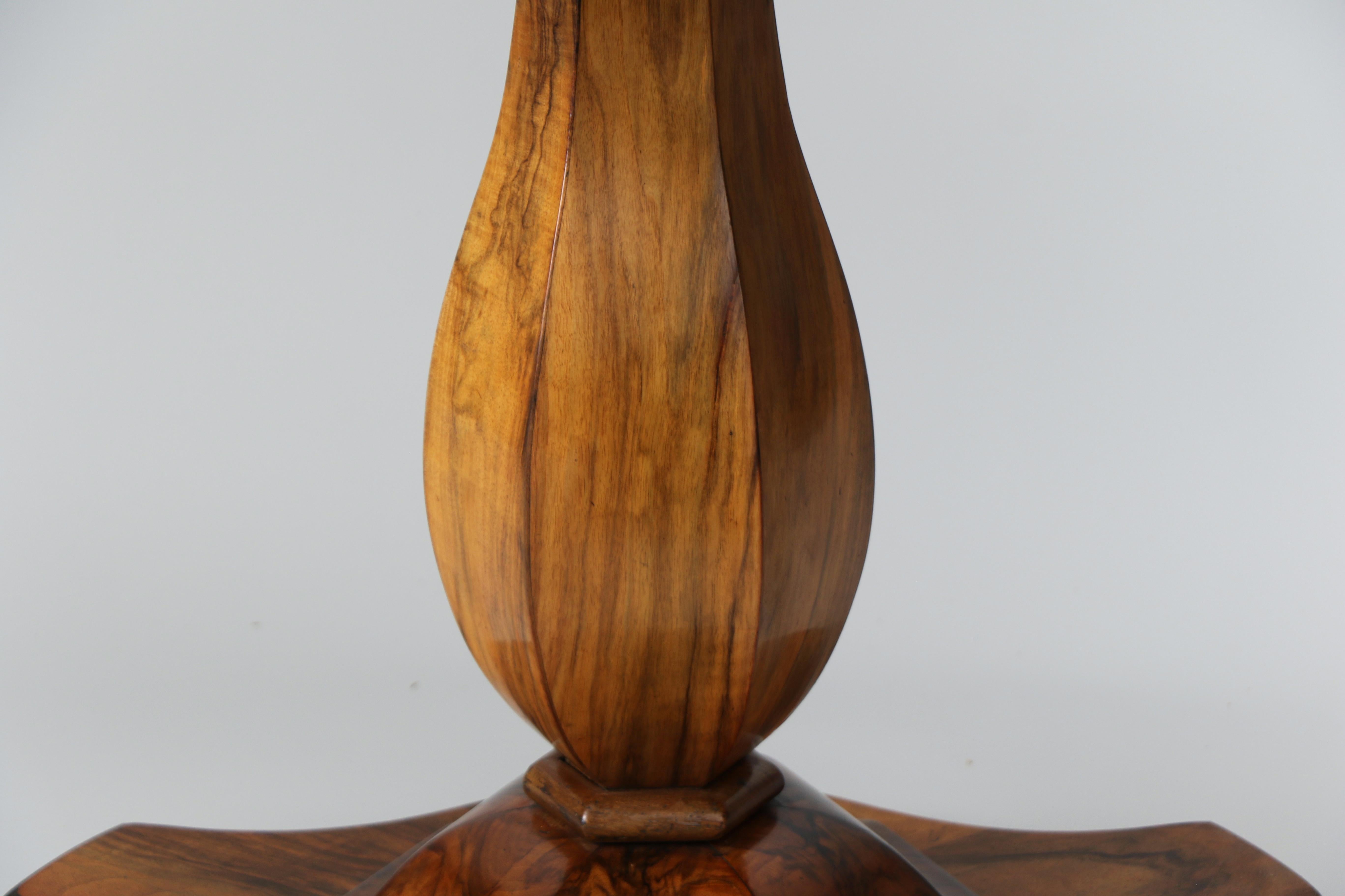Table Biedermeier en noyer du XIXe siècle. Vienne, vers 1825. en vente 6