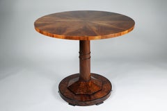19th Century Biedermeier Walnut Table. Vienna, c. 1825.