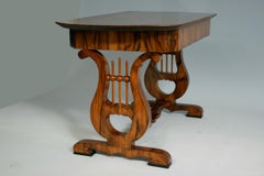 19th Century Fine Biedermeier Walnut Table. Vienna, c. 1825.