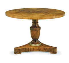 19th Century Fine Biedermeier Walnut Table. Vienna, c. 1825.