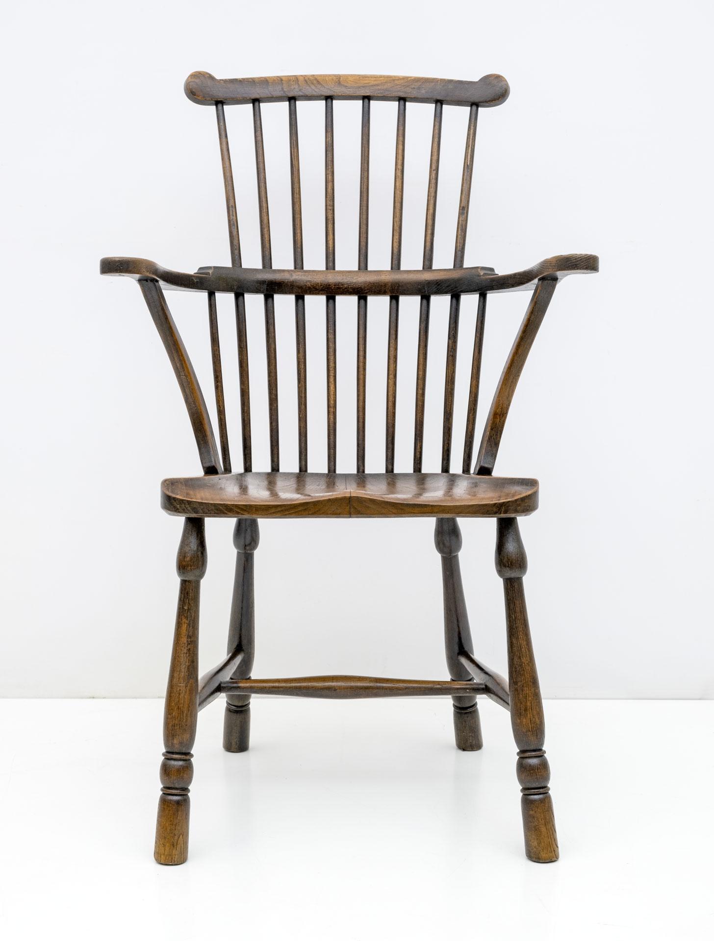 19th Century Fine English West Country Comb Back Windsor Chair In Good Condition For Sale In Puglia, Puglia