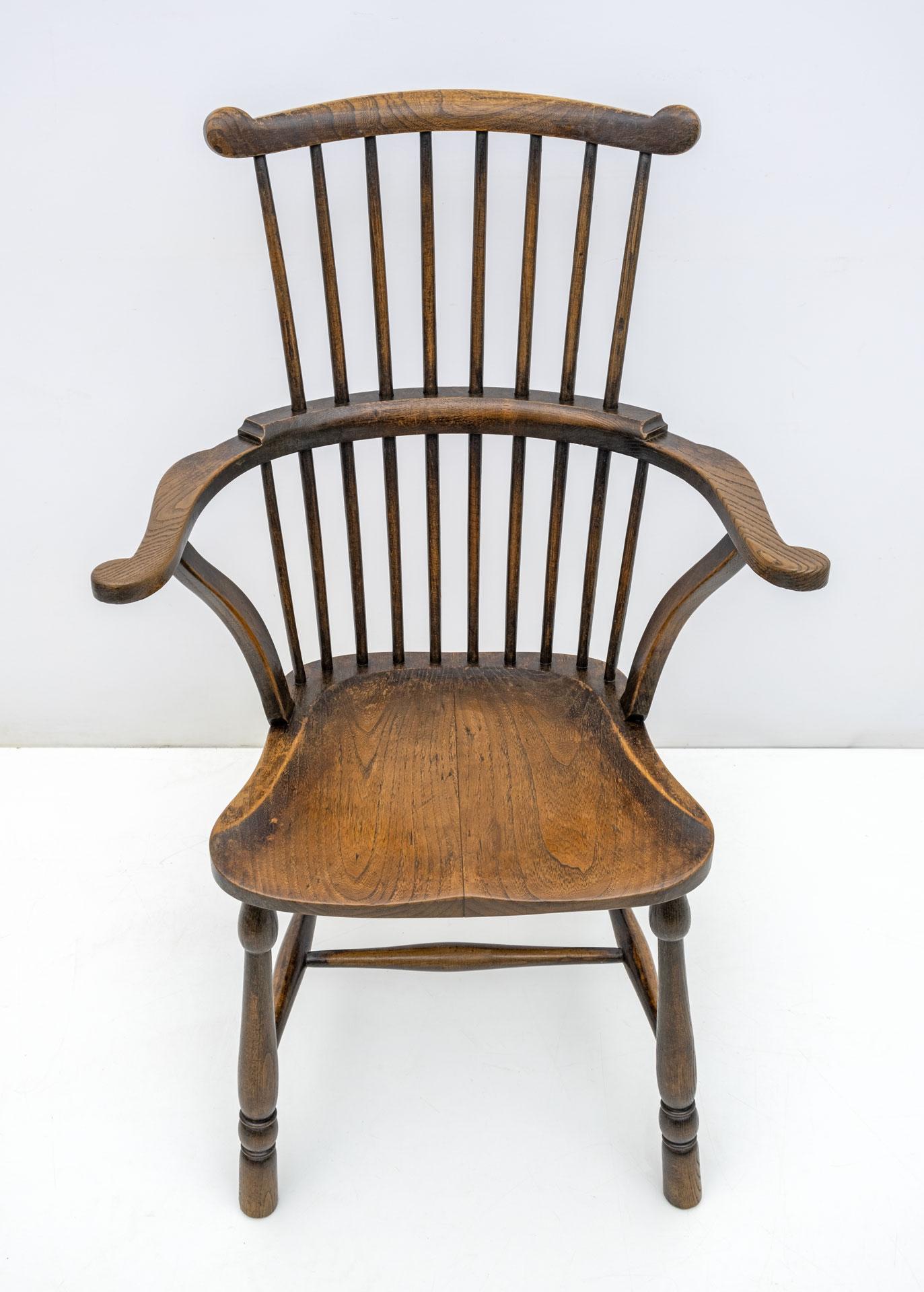19th Century Fine English West Country Comb Back Windsor Chair For Sale 1