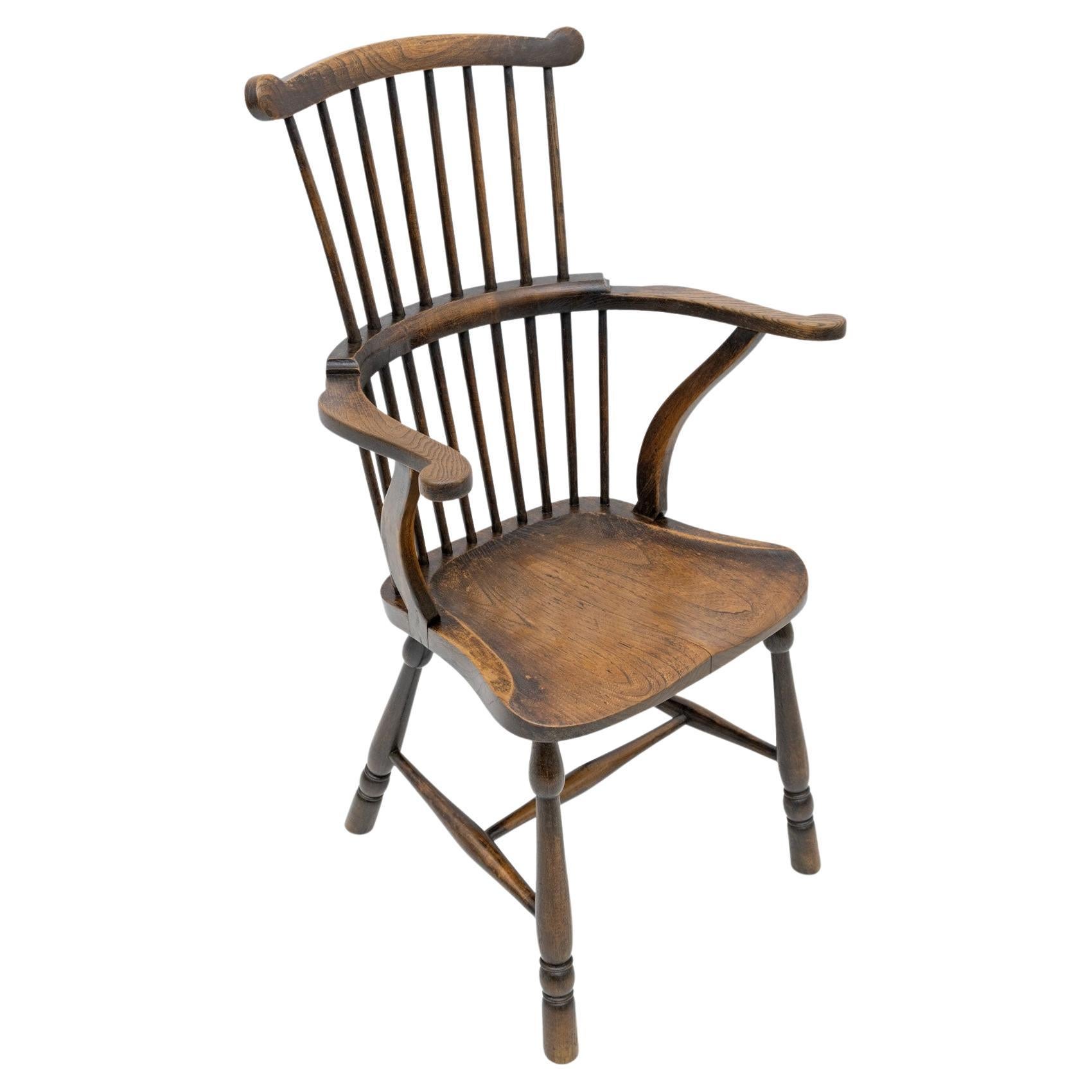 Feiner englischer West Country Windsor-Stuhl mit Kammrückenlehne aus dem 19. Jahrhundert