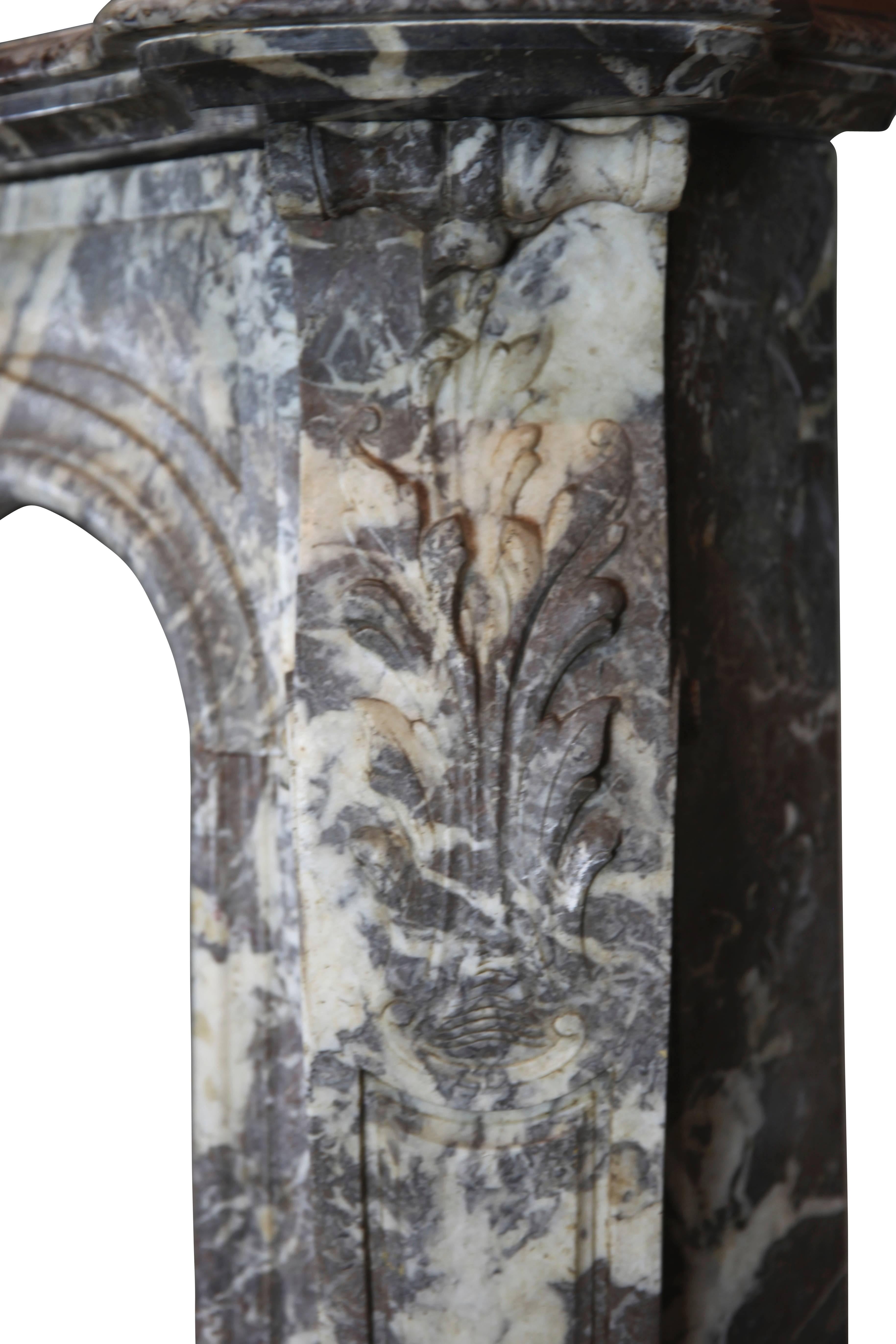Antiker antiker Kaminsims aus grauem europäischem Marmor aus dem 19. Jahrhundert im Zustand „Hervorragend“ im Angebot in Beervelde, BE