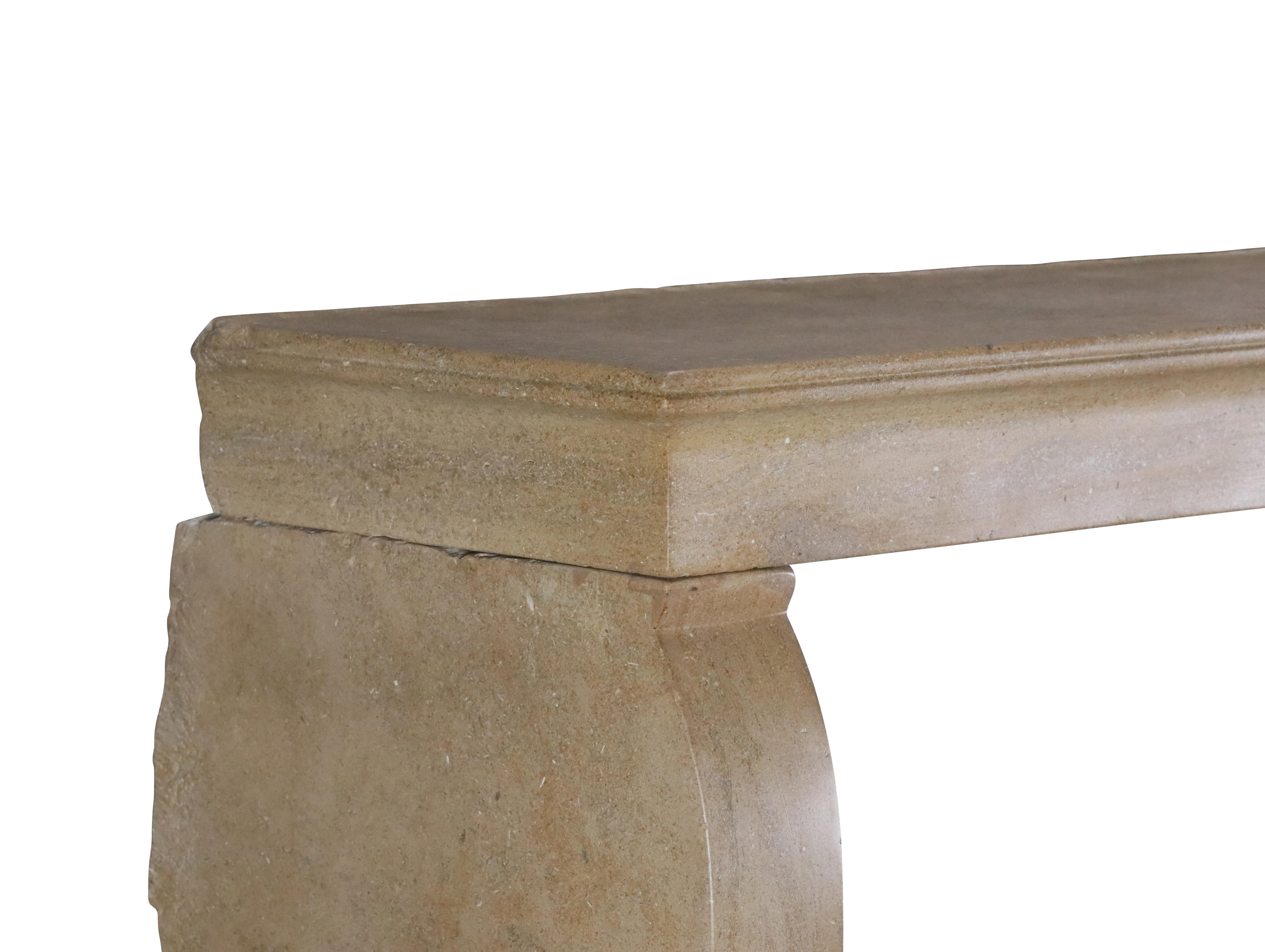 Cheminée ancienne française du 19ème siècle en calcaire en vente 10