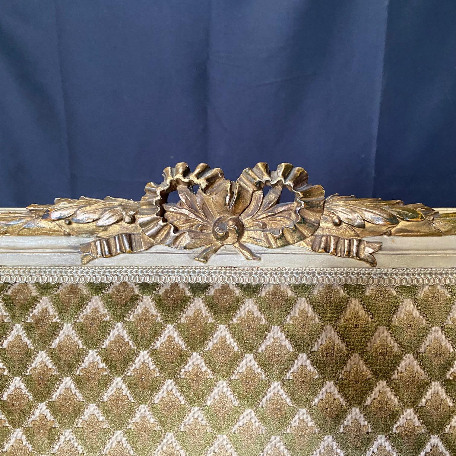 19th Century Fine French Louis XVI Carved Five Piece Livingroom Set For Sale 13