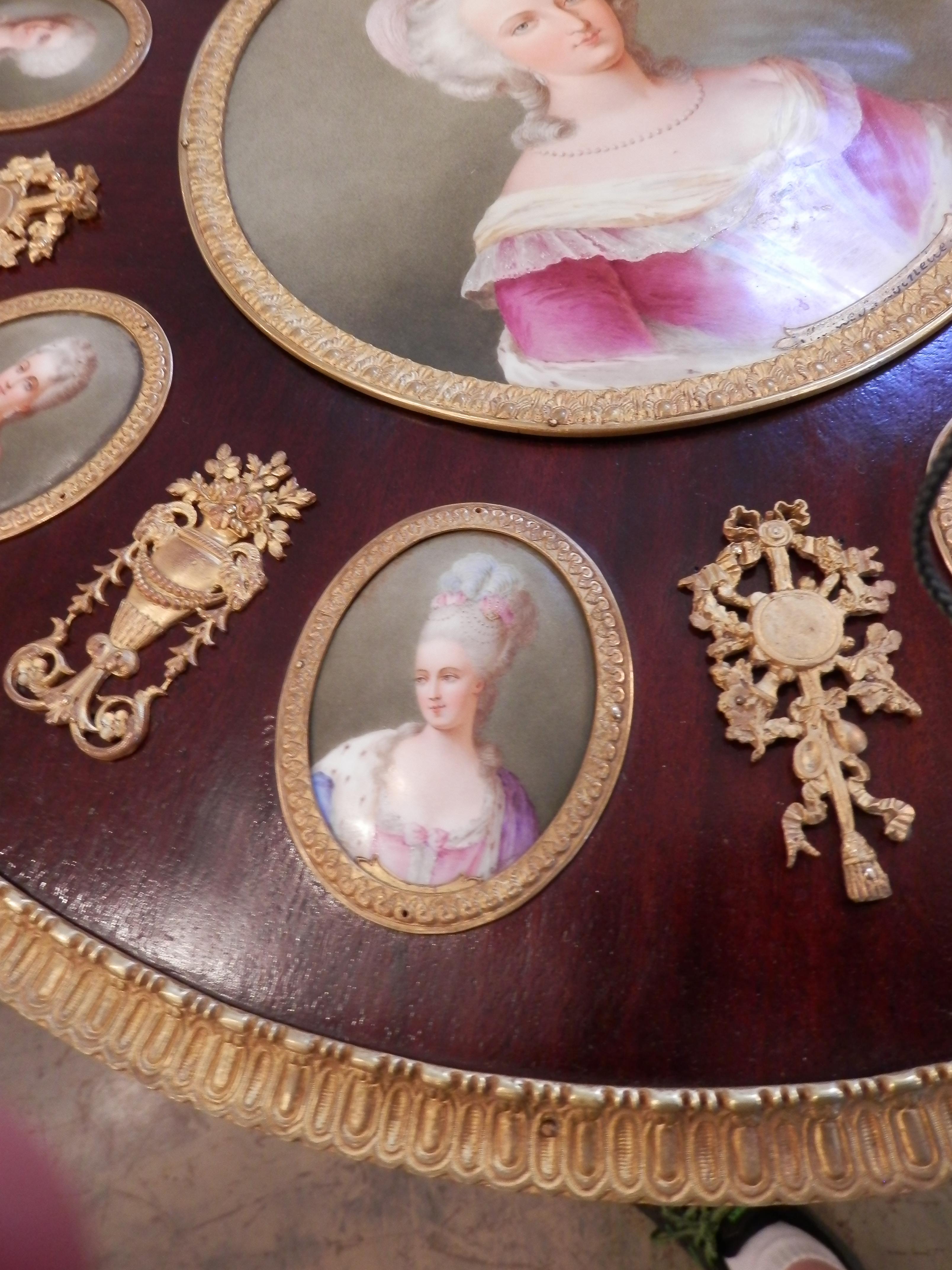 19th Century Fine French Louis XVI Serve's Porcelain Plaque and Mahogany Table 2