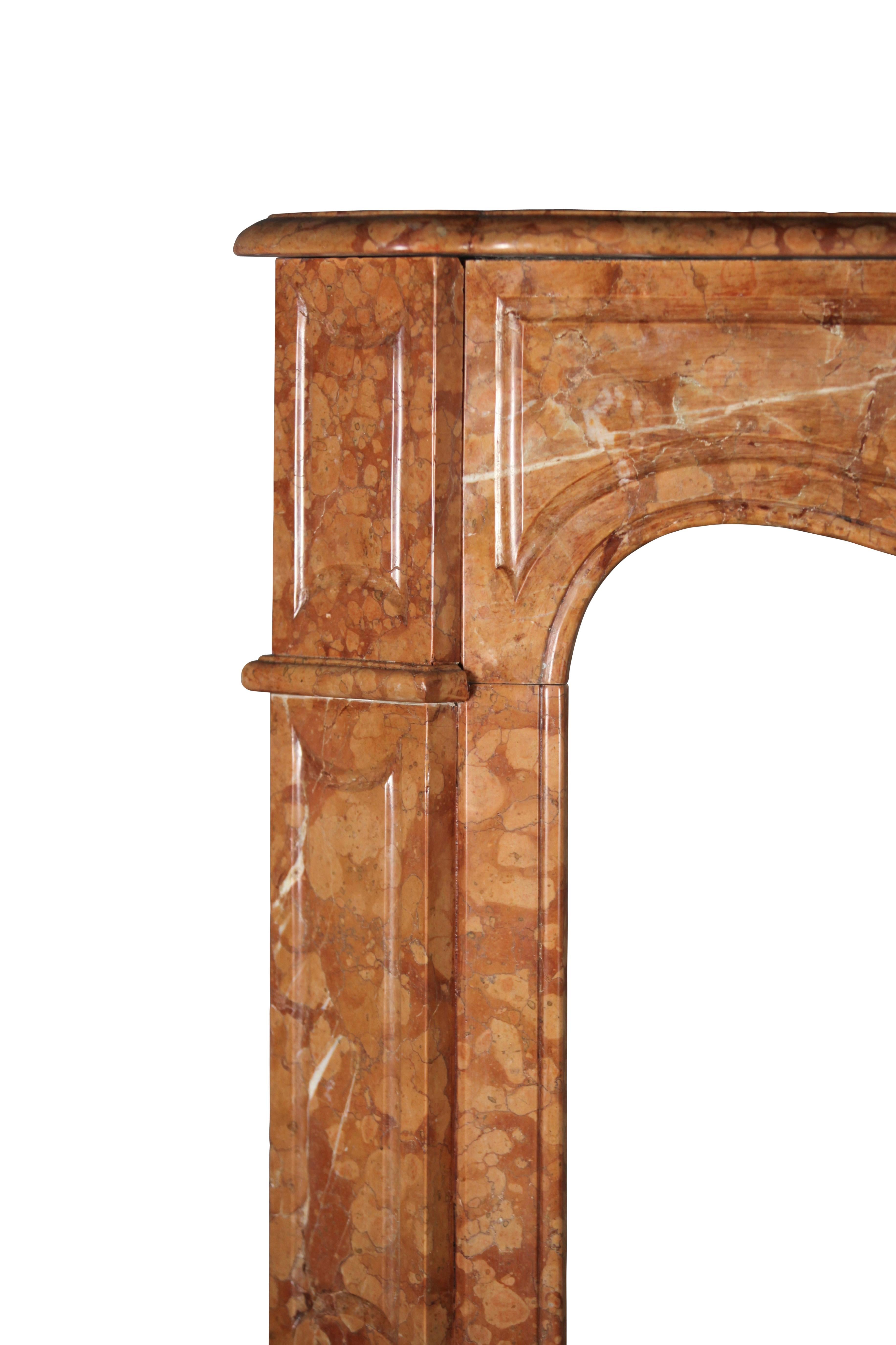 19th Century Fine French Pompadour Antique Fireplace Surround in Marble In Fair Condition In Beervelde, BE