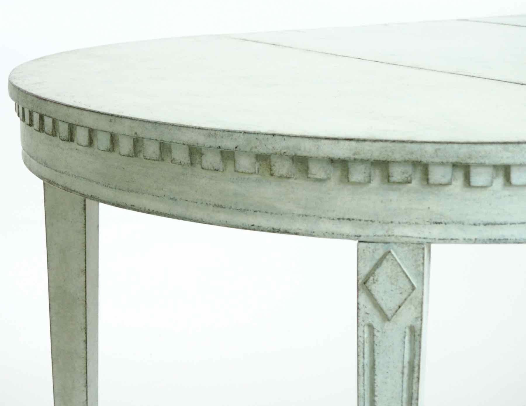 19th Century Fine Gustavian Style Extension Table with Two Leaves In Good Condition In Aalsgaarde, DK