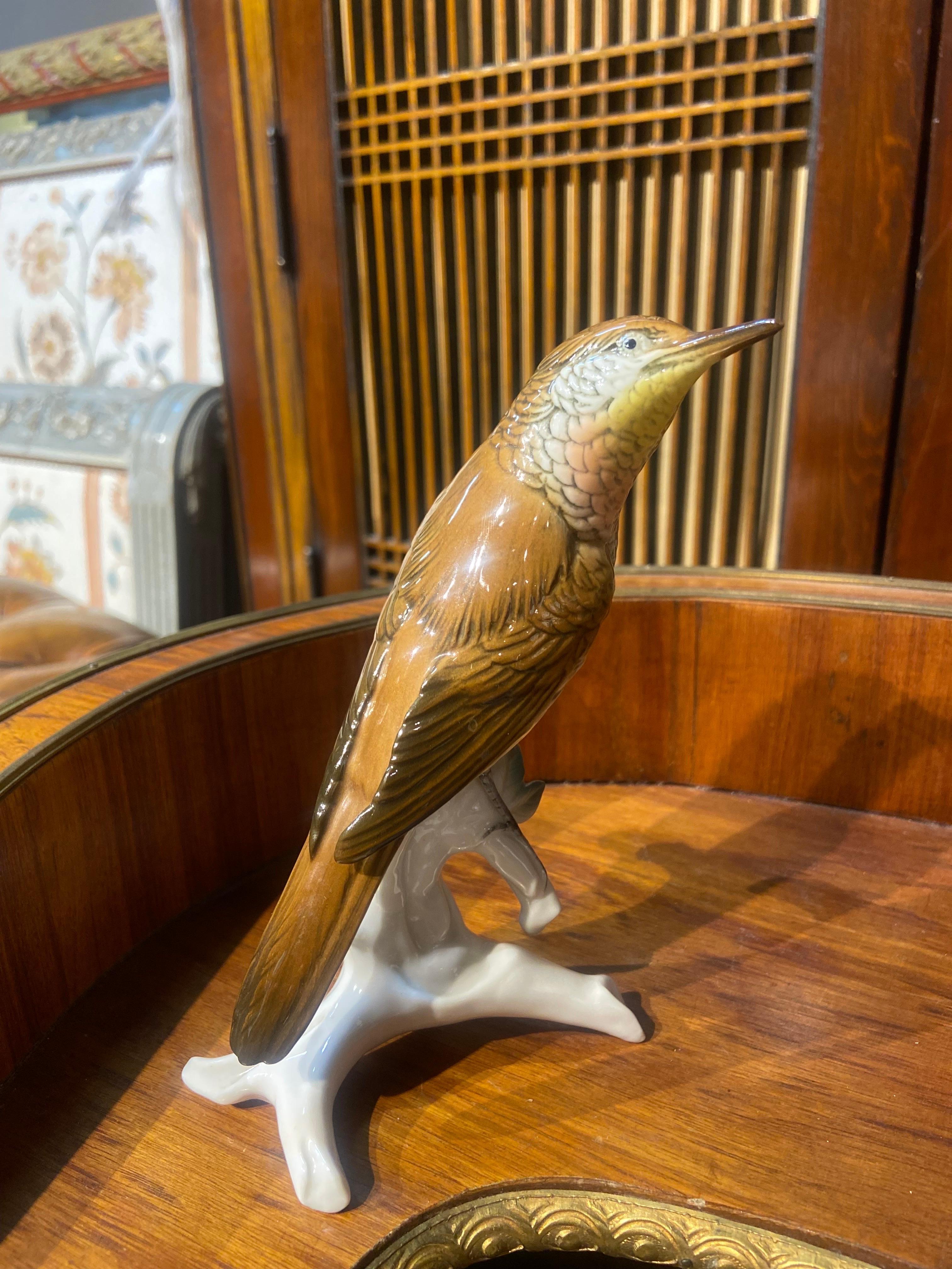 Feine handbemalte Porzellan-Vogelfigur aus dem 19. Jahrhundert von ENS Deutschland im Angebot 1