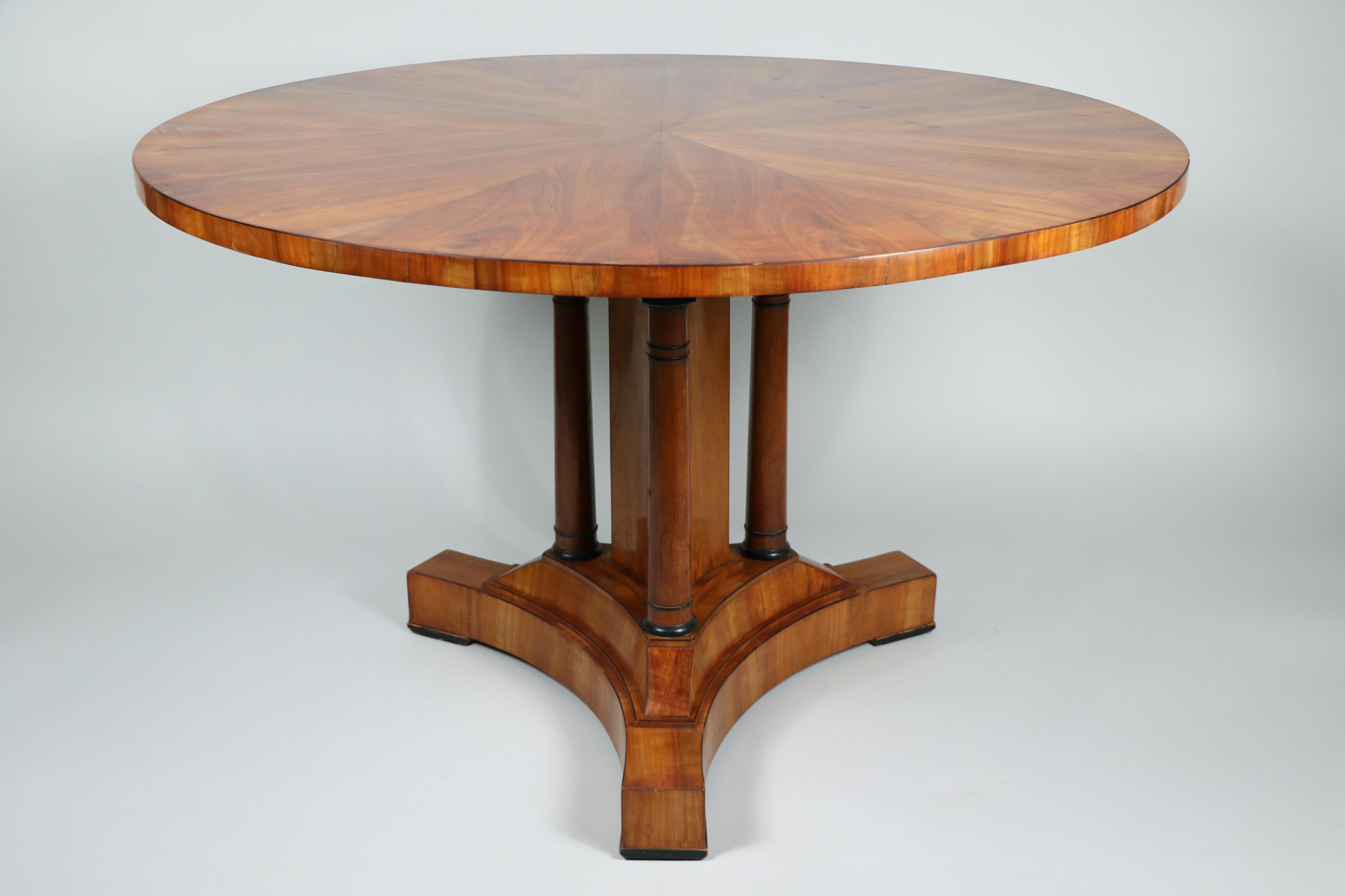 Hello,
This exceptional, large Biedermeier cherry table was made circa 1825-30 in Vienna.

Viennese Biedermeier pieces are distinguished by their sophisticated proportions, rare and refined design, excellent craftsmanship and continue to have a