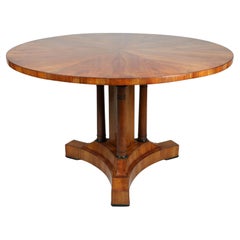 Grande table Biedermeier en cerisier du 19ème siècle. Vienne, vers 1825.