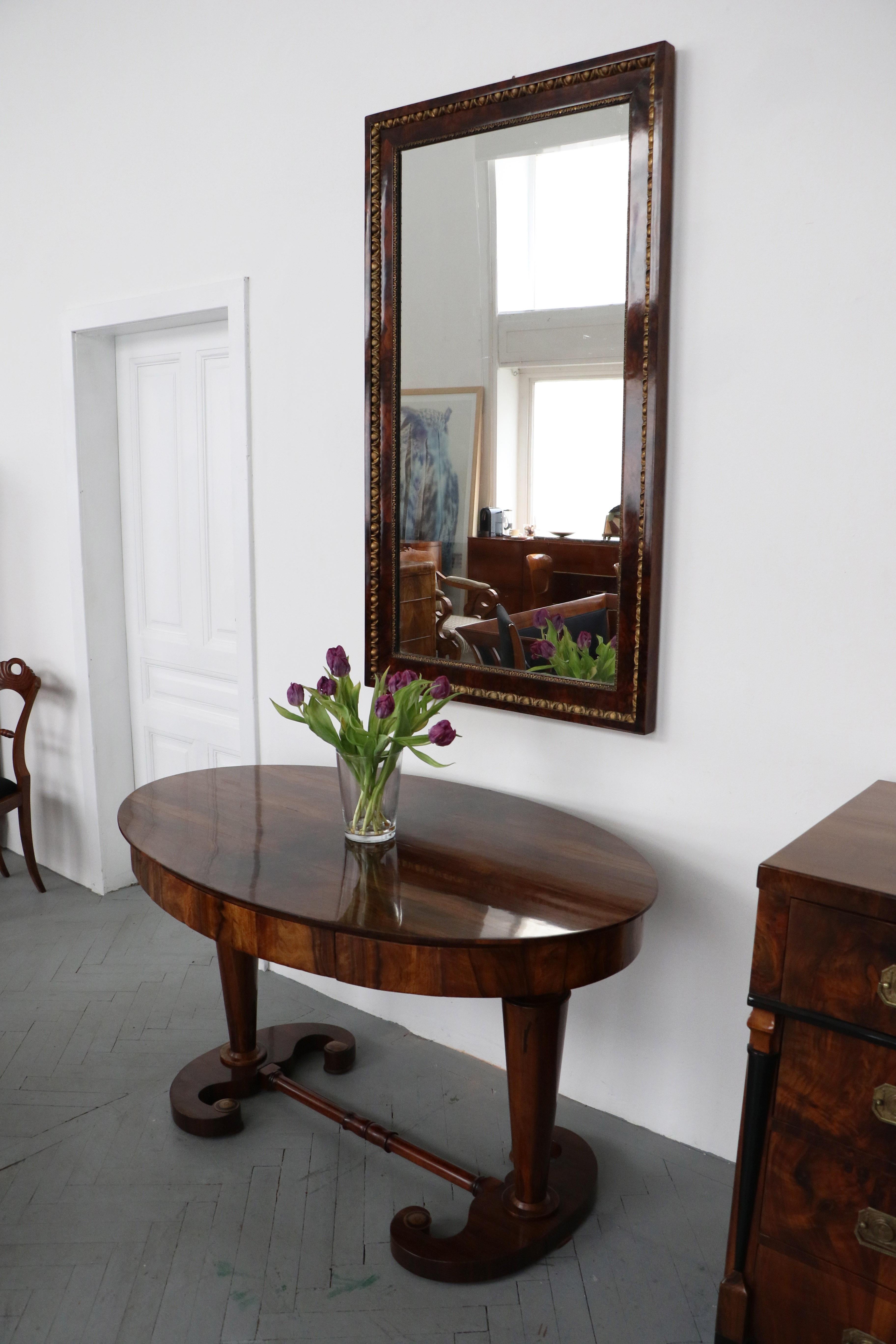 Grand miroir Biedermeier du 19ème siècle en noyer. Vienne, vers 1825. en vente 3