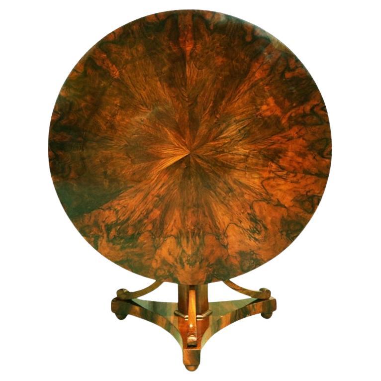 Tavolo Biedermeier da salotto di grandi dimensioni del XIX secolo. Vienna, 1825 circa. in vendita