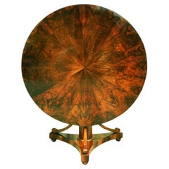 Tavolo Biedermeier da salotto di grandi dimensioni del XIX secolo. Vienna, 1825 circa.