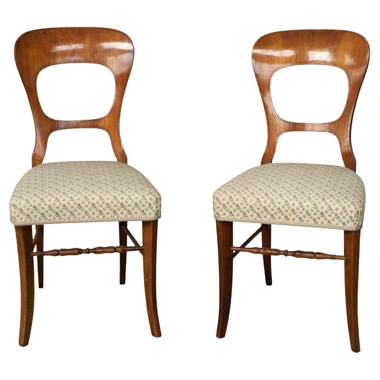 19th Century Fine Pair of Biedermeier Cherry Chairs. Vienna, c. 1825.