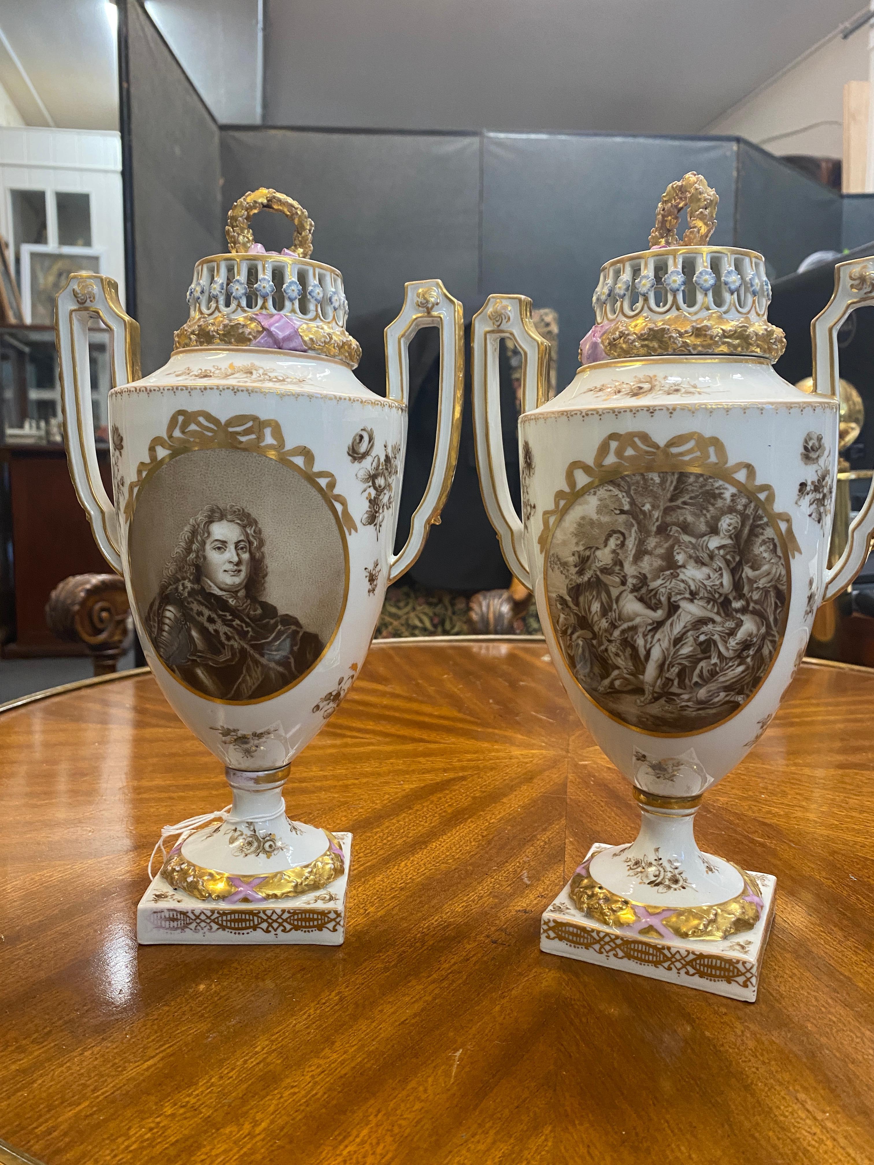 19th Century Fine Pair of Continental Porcelain Jacob Petit-Style Vases For Sale 5