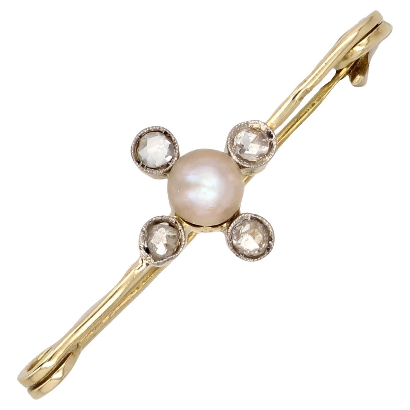19th Century Fine Pearl Diamonds 18 Karat Yellow Gold Pin Brooch For Sale