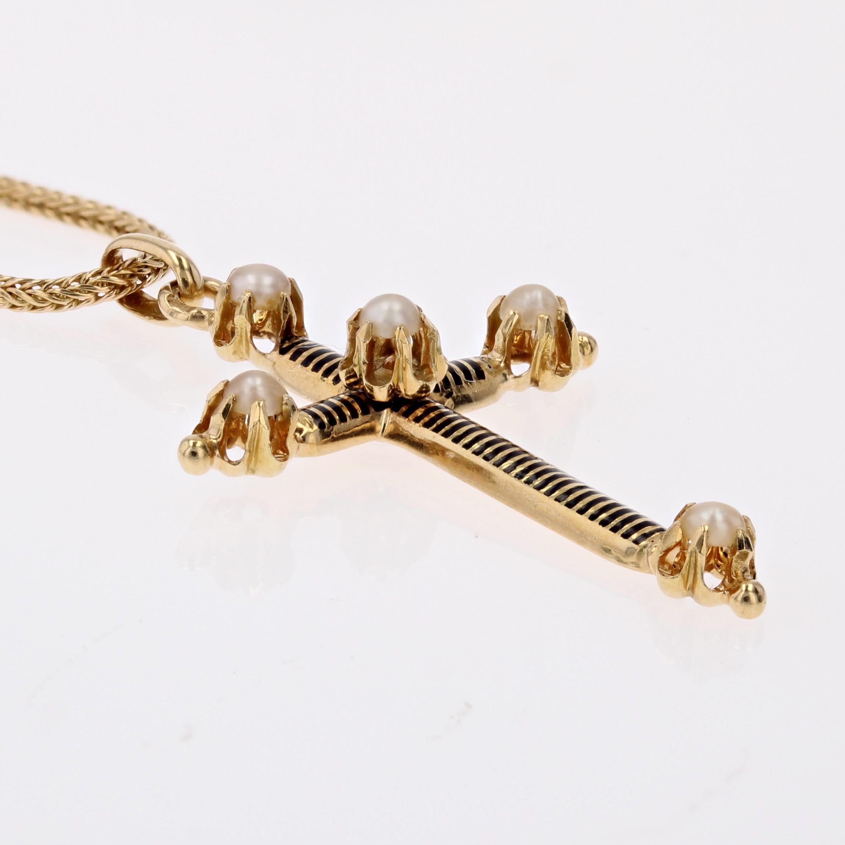19th Century Fine Pearl Enamel 18 Karat Yellow Gold Chain Cross Pendant For Sale 8