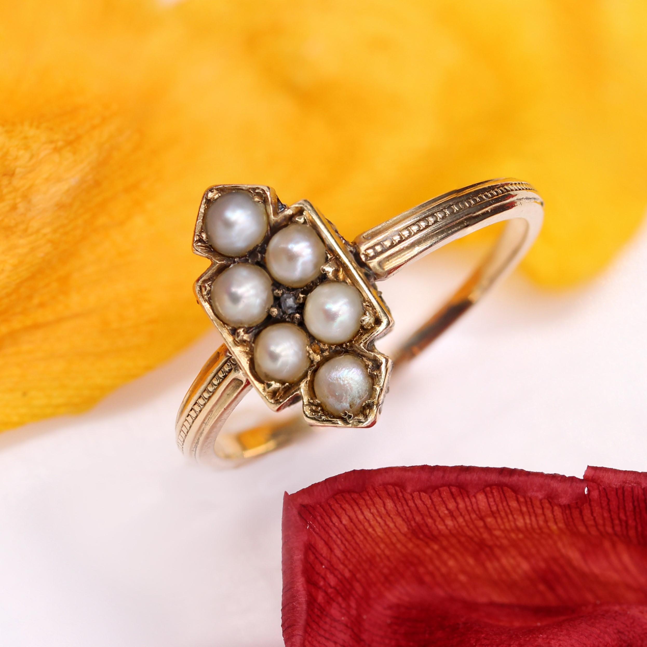 19th Century Fine Pearls Diamond 18 Karat Yellow Gold Badge Ring For Sale 4