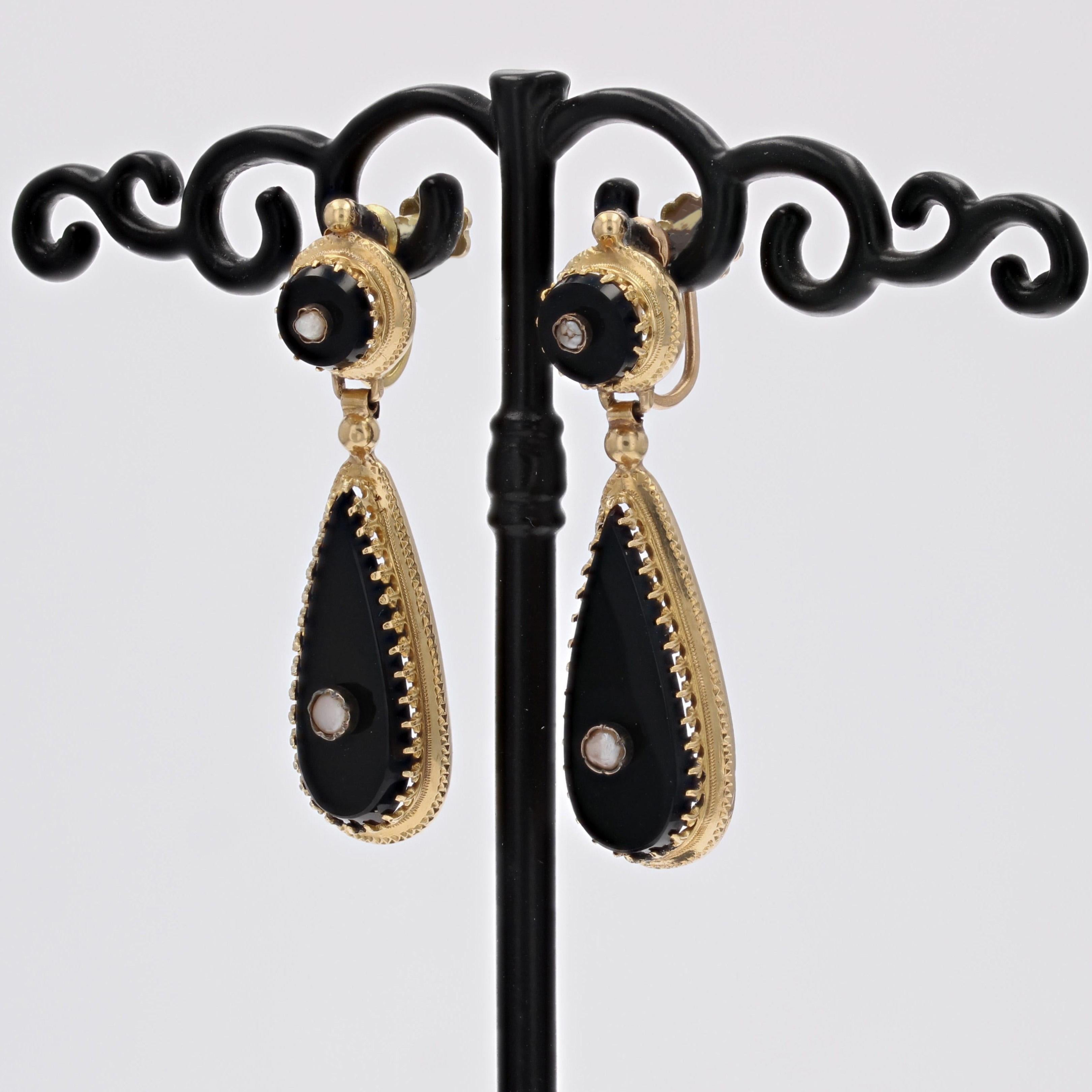 Taille poire Boucles d'oreilles pendantes en or jaune 18 carats, perles fines et onyx du 19ème siècle en vente