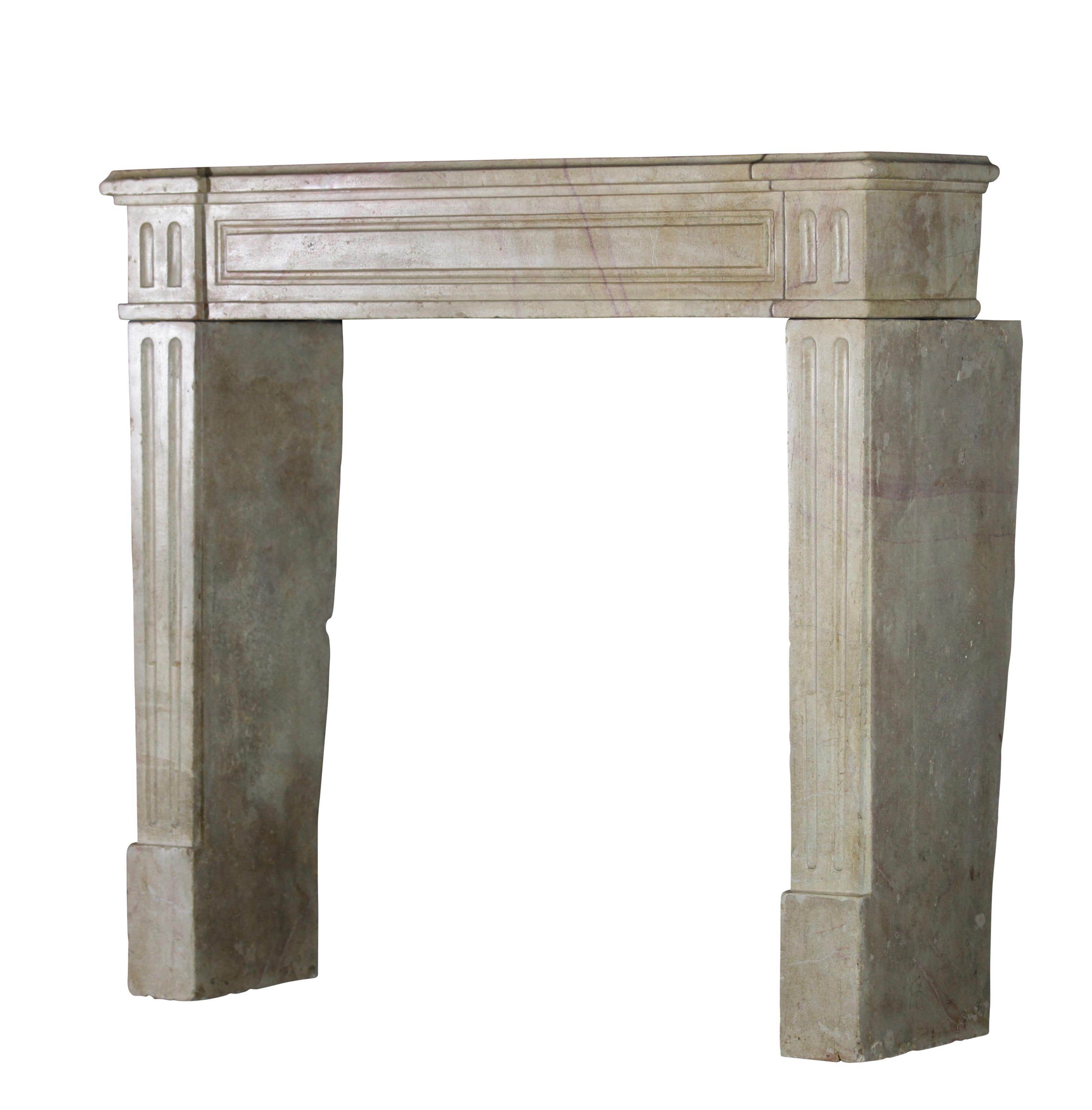 19th Century Fine Petite European Antique French Fireplace Surround In Excellent Condition For Sale In Beervelde, BE