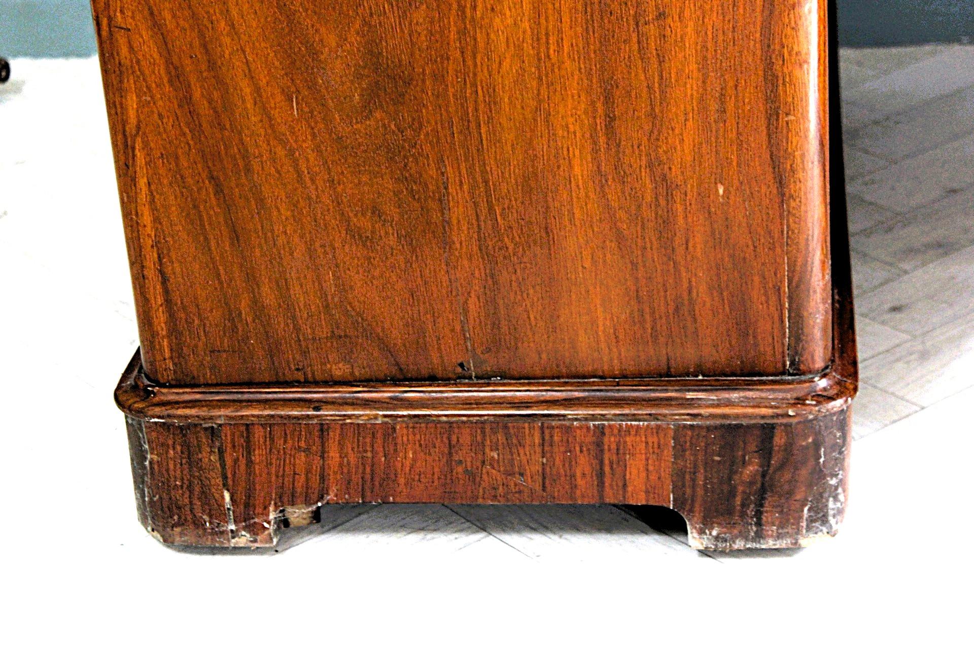 19th Century Fine Quality Burr Walnut desk For Sale 10
