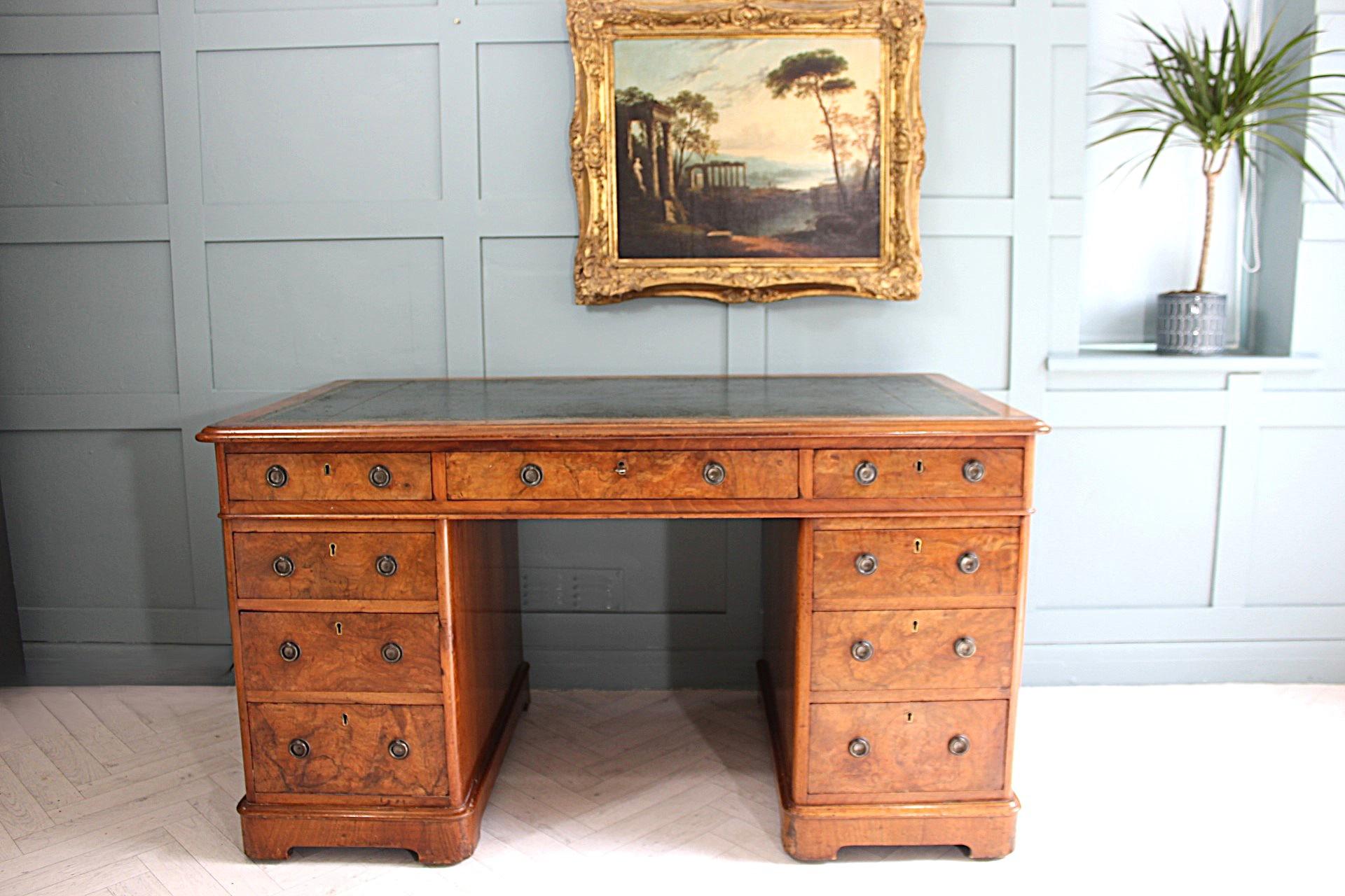 19th Century Fine Quality Burr Walnut desk In Good Condition For Sale In Seaford, GB