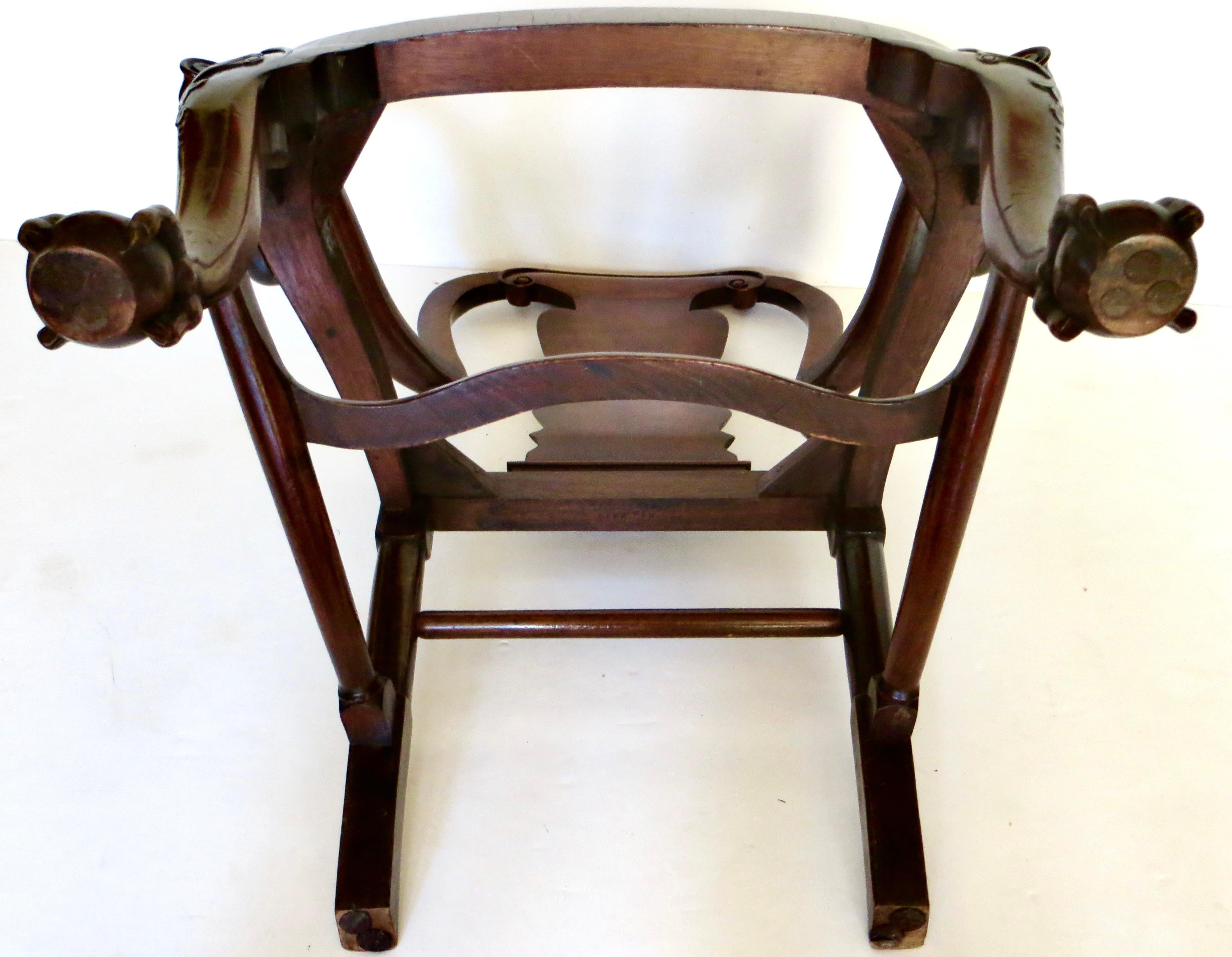 Intagliato a mano Coppia di poltrone in stile Giorgio I del XIX secolo di ottima qualità, inglese Circa 1850 in vendita