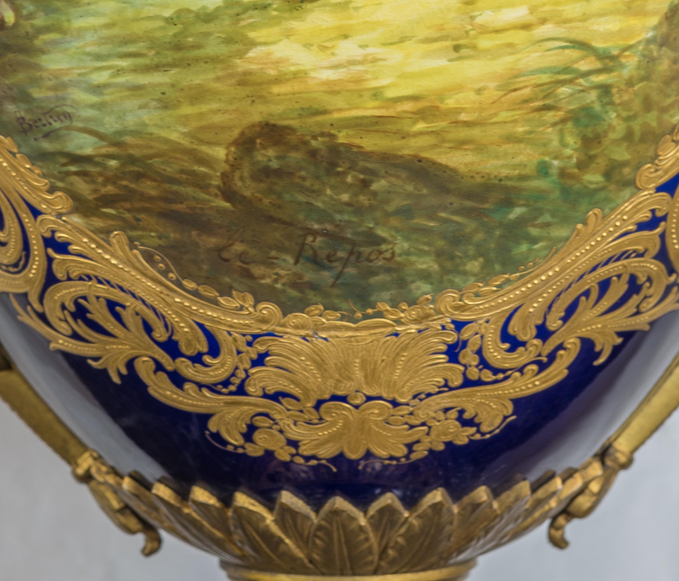Porzellanvasen im Stil von Sèvres aus dem 19. Jahrhundert von hoher Qualität im Zustand „Gut“ im Angebot in New York, NY