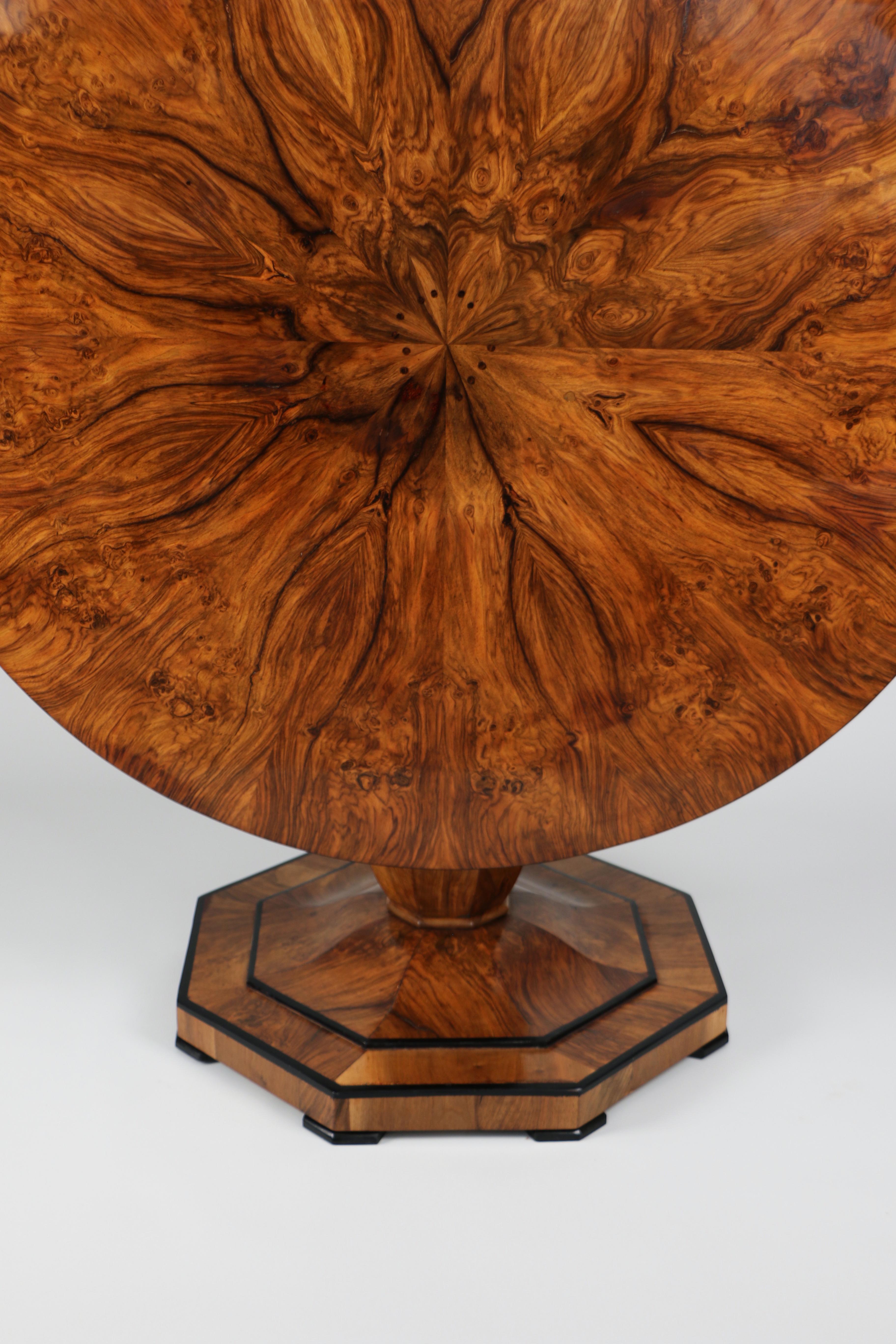 19th Century Fine Large Salon Biedermeier Table. Vienna, c. 1825. For Sale 2
