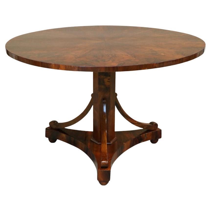 Tavolo Biedermeier da salotto del XIX secolo. Vienna, 1825 circa.